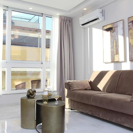 Central Metropolis Luxury Living Aten Exteriör bild