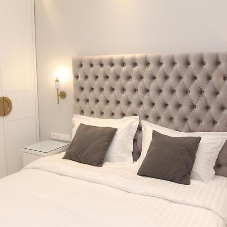 Central Metropolis Luxury Living Aten Exteriör bild