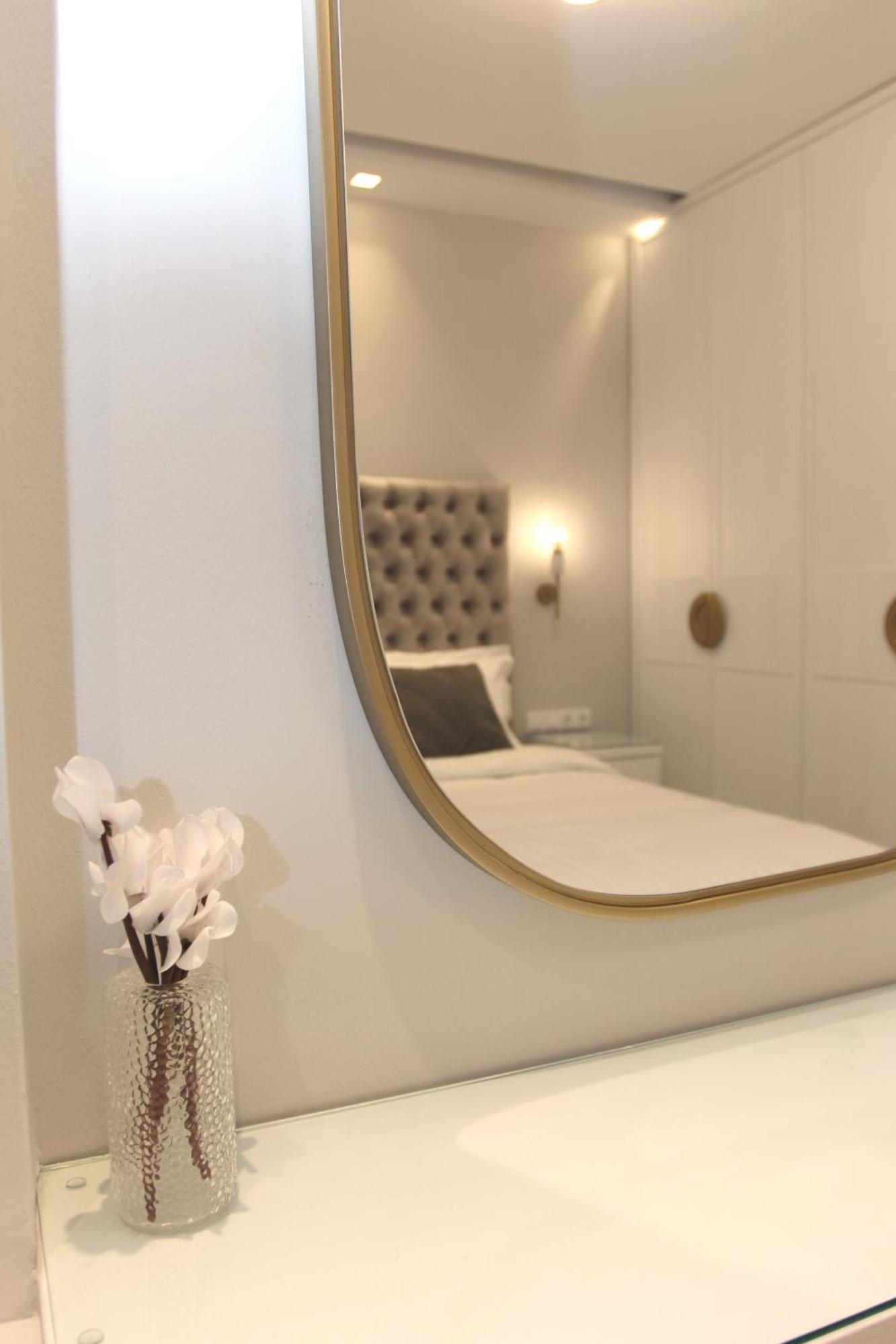 Central Metropolis Luxury Living Aten Exteriör bild
