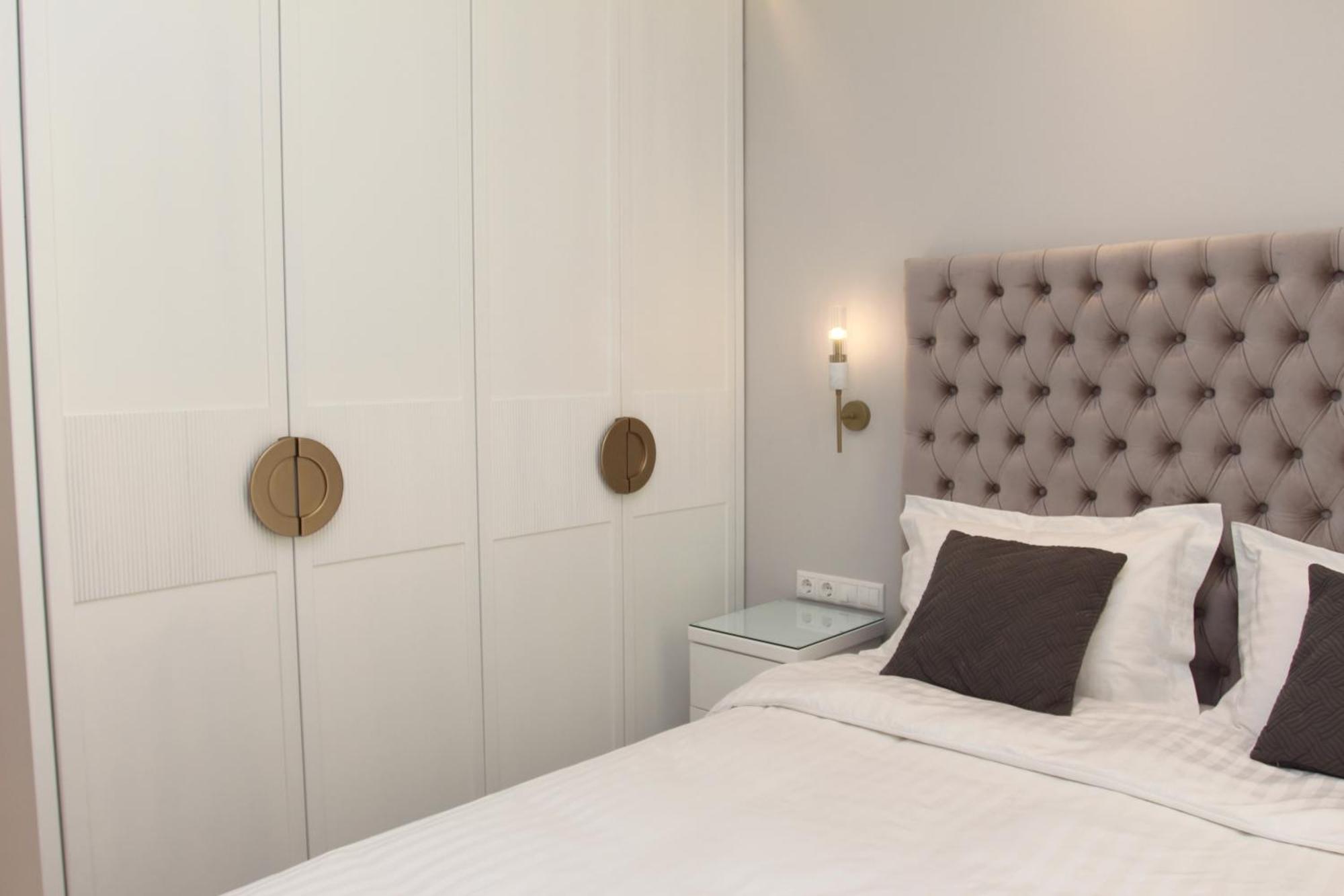 Central Metropolis Luxury Living Aten Exteriör bild